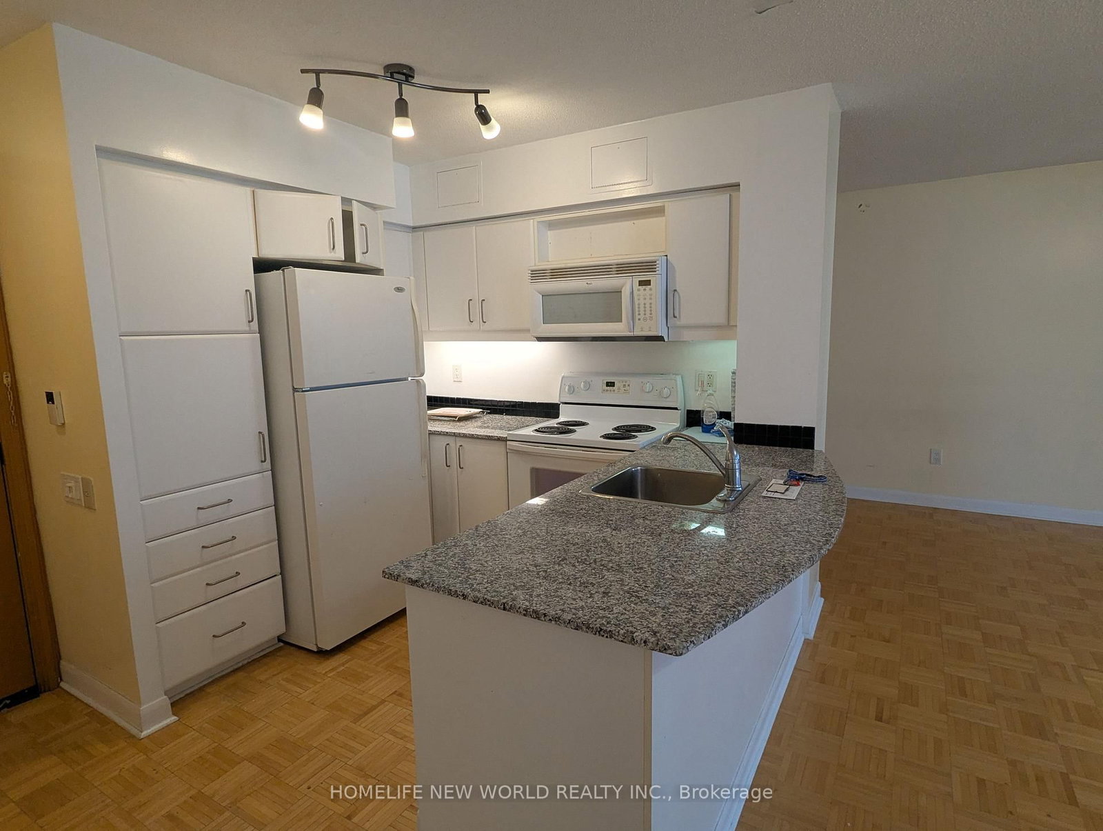 33 Sheppard Avenue E, Unit 405 - Photo 16