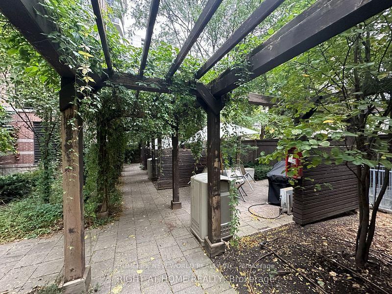 33 Sheppard Avenue E, Unit 405 - Photo 29