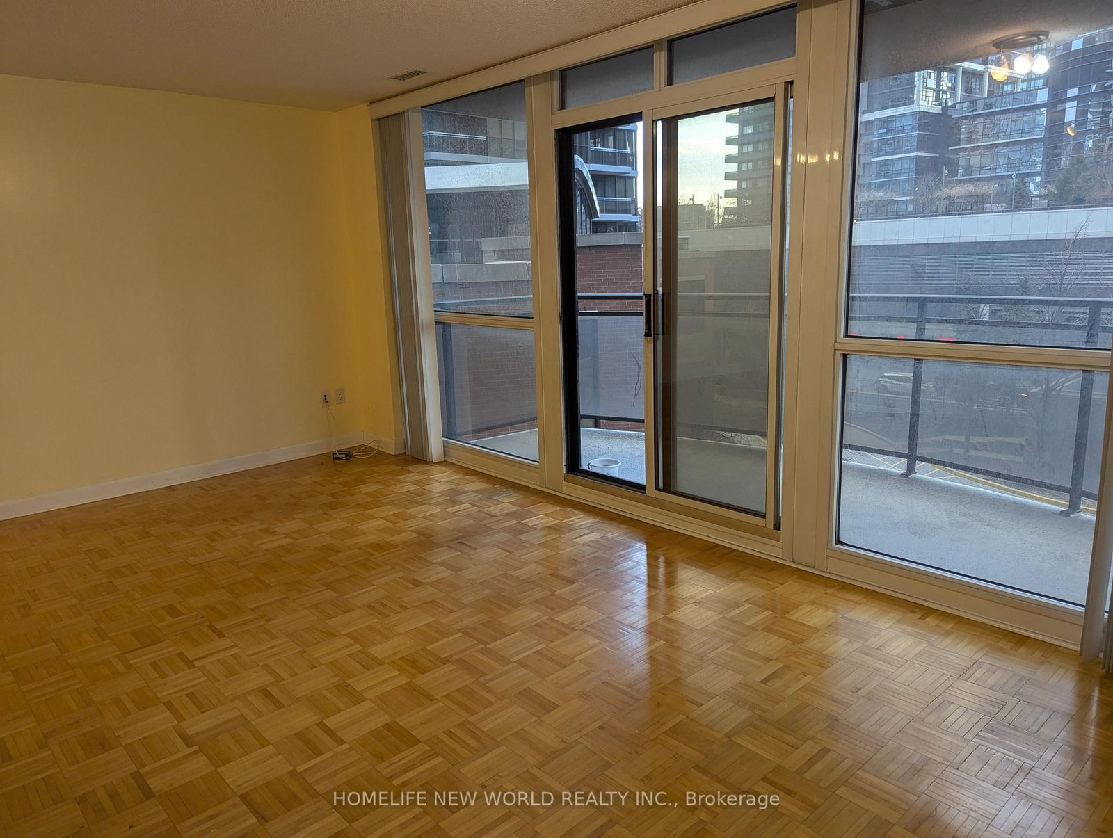 33 Sheppard Avenue E, Unit 405 - Photo 4