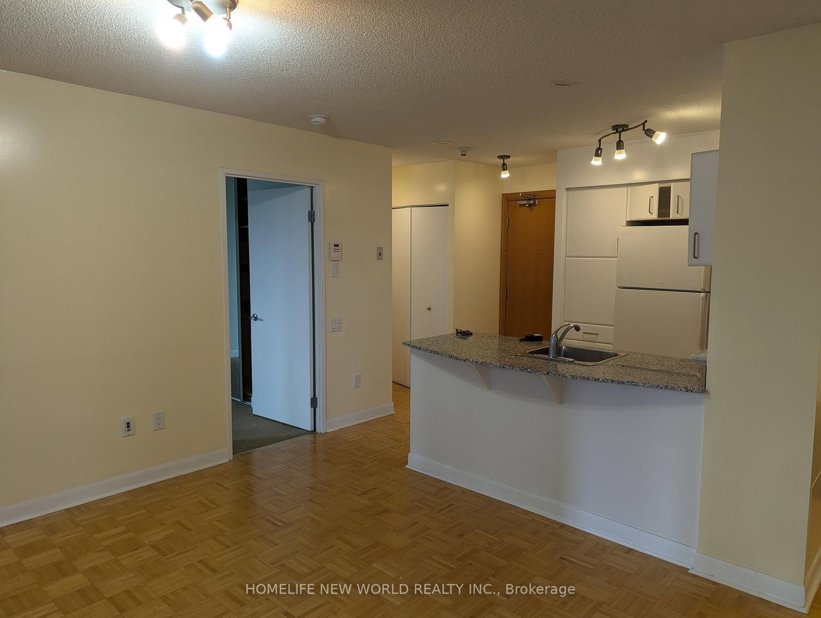 33 Sheppard Avenue E, Unit 405 - Photo 6