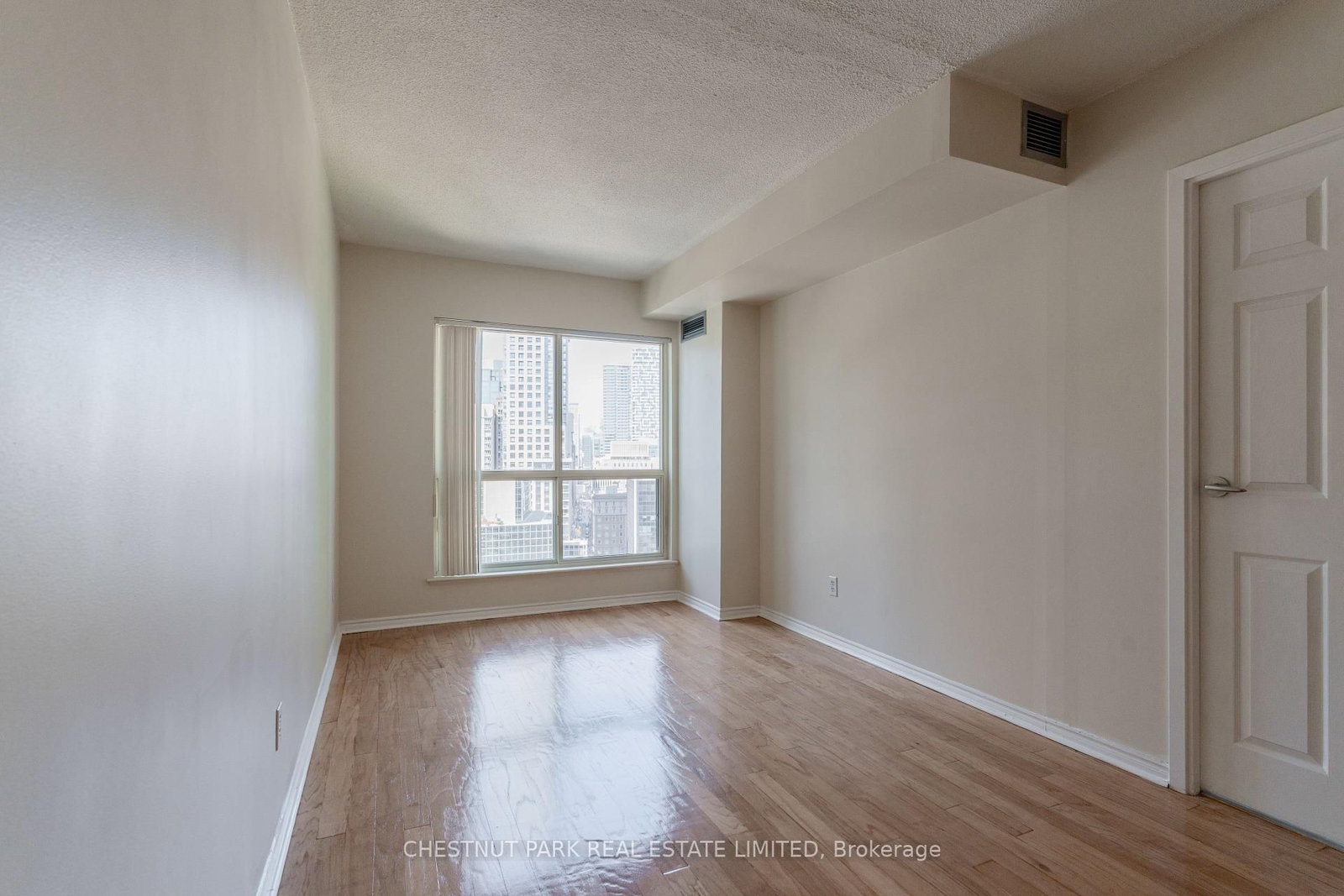 25 The Esplanade • #2107 • Toronto, ON photo 9
