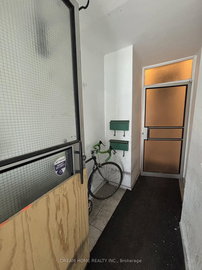 400 Parliament St, Toronto, M5A 2Z7 | Image 2