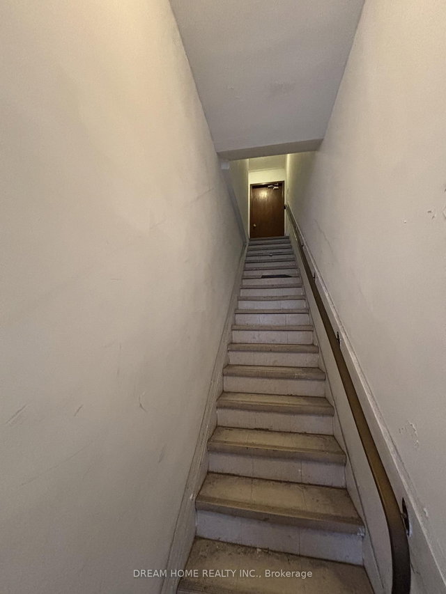 400 Parliament Street