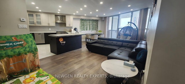 1411 - 60 Pavane Linkway