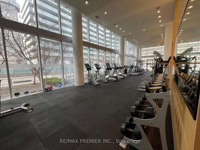 809 - 29 Queens Quay