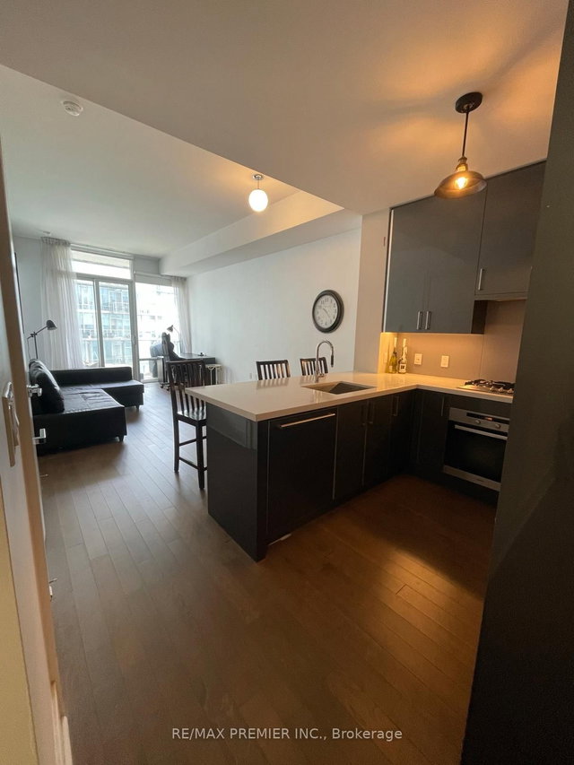 809 - 29 Queens Quay