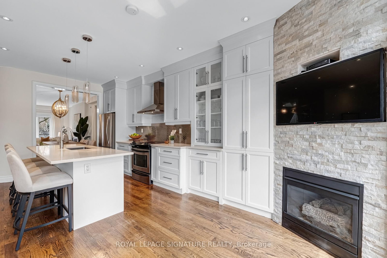 Detached House for sale at 343 Sutherland Drive, Toronto, Ontario, M4G 1J7 - Leaside - MLS: C13007472