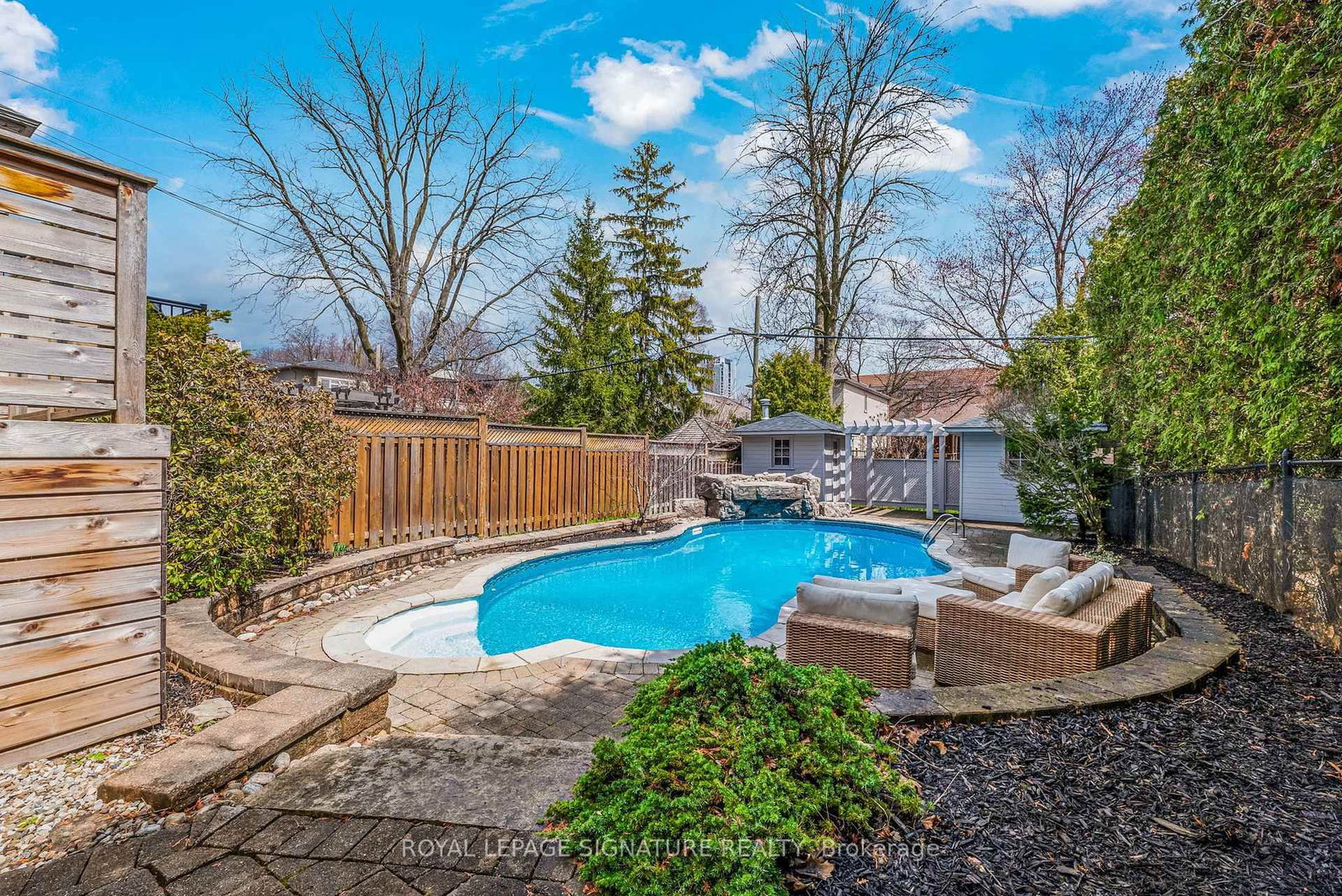 Detached House for sale at 343 Sutherland Drive, Toronto, Ontario, M4G 1J7 - Leaside - MLS: C13007472