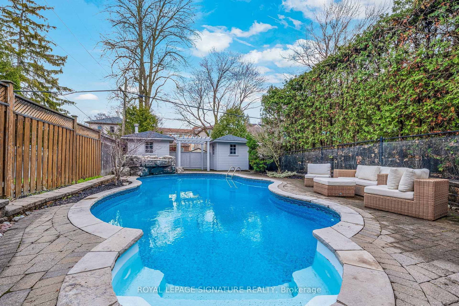 Detached House for sale at 343 Sutherland Drive, Toronto, Ontario, M4G 1J7 - Leaside - MLS: C13007472