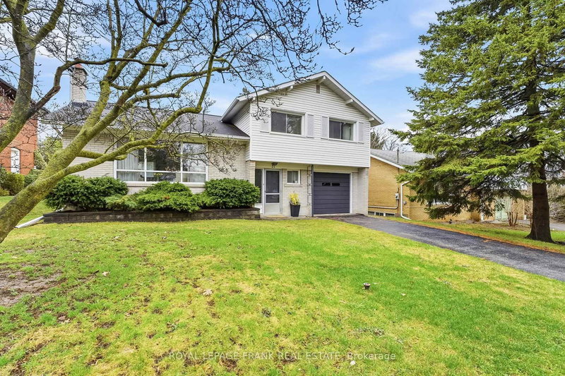 31 Cobham Cres, Toronto, M4A 1V7 | Image 2