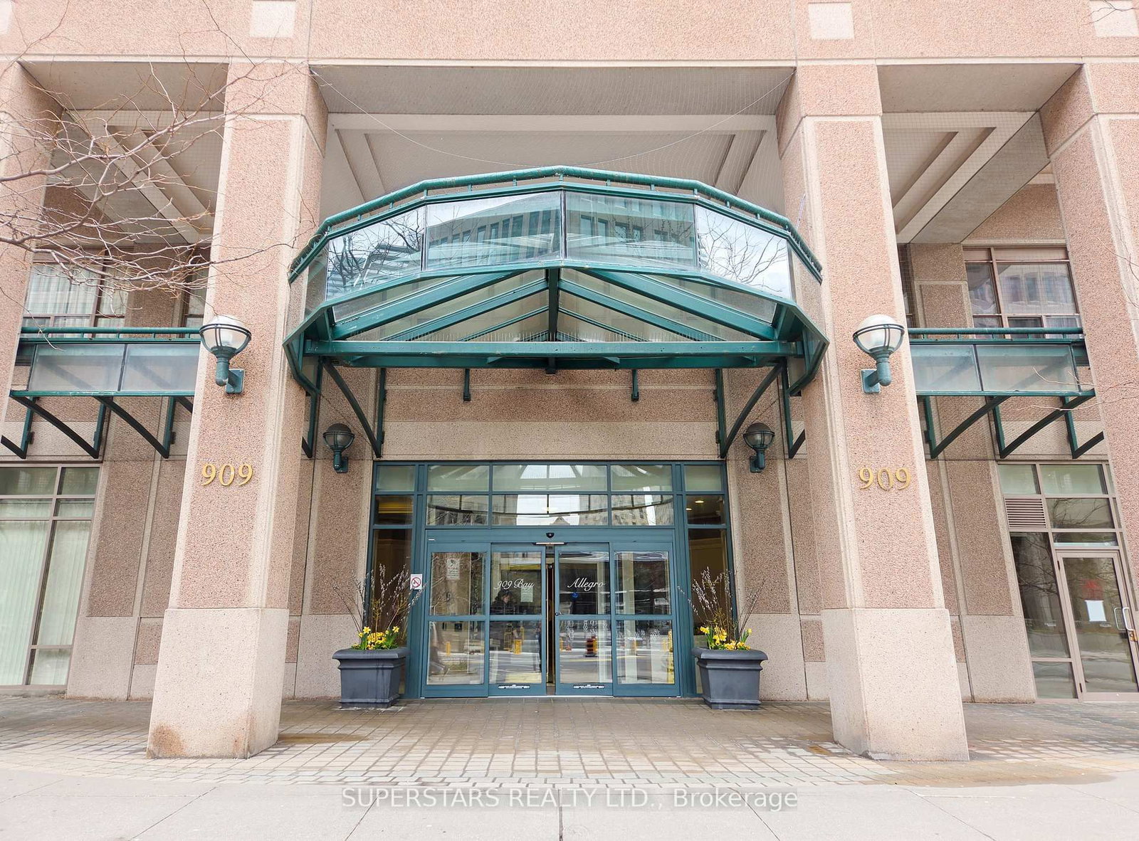 909 Bay Street, Unit 2105 - Photo 20