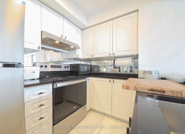 2105 - 909 Bay Street