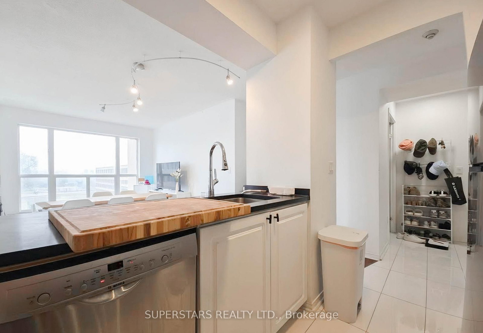 909 Bay Street, Unit 2105 - Photo 4