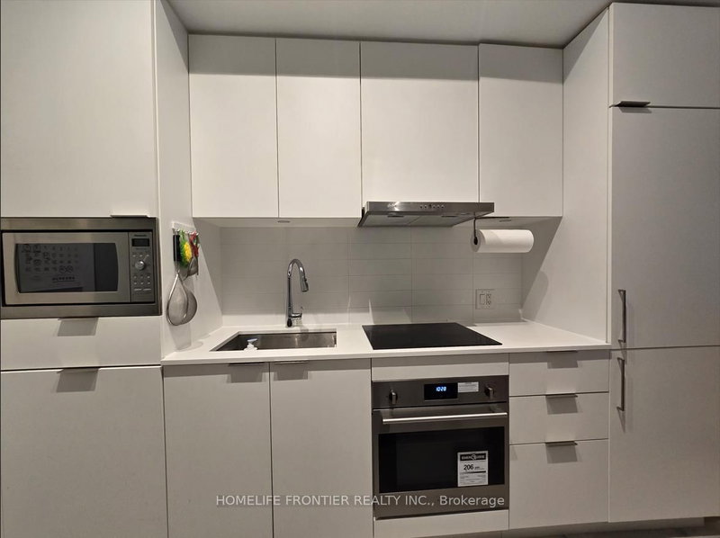 302 - 8 Olympic Garden Dr, Toronto, M2M 0B9 | Image 3