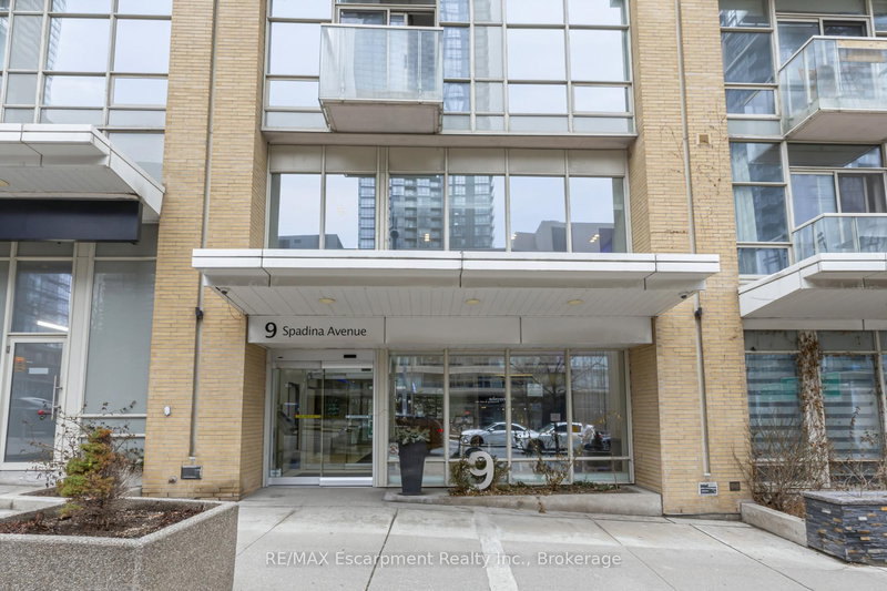 303 - 9 Spadina Ave, Toronto, M5V 3V5 | Image 3