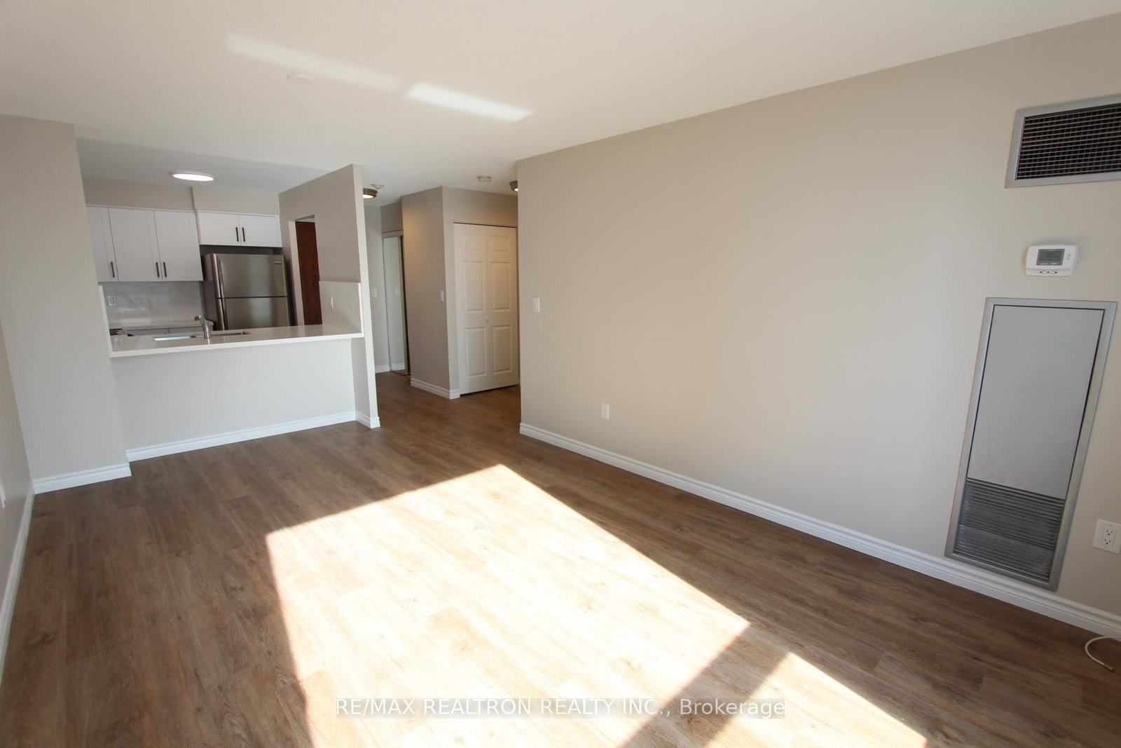 18 Pemberton Avenue, Unit PH01 - Photo 10
