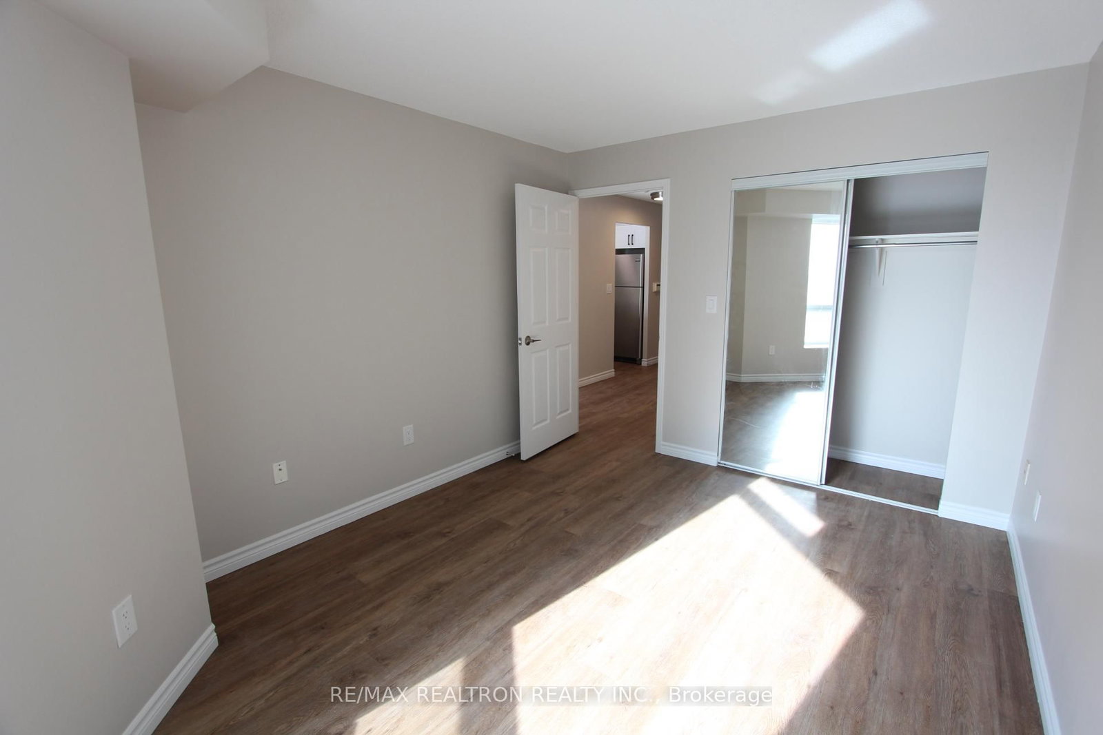 18 Pemberton Avenue, Unit PH01 - Photo 14