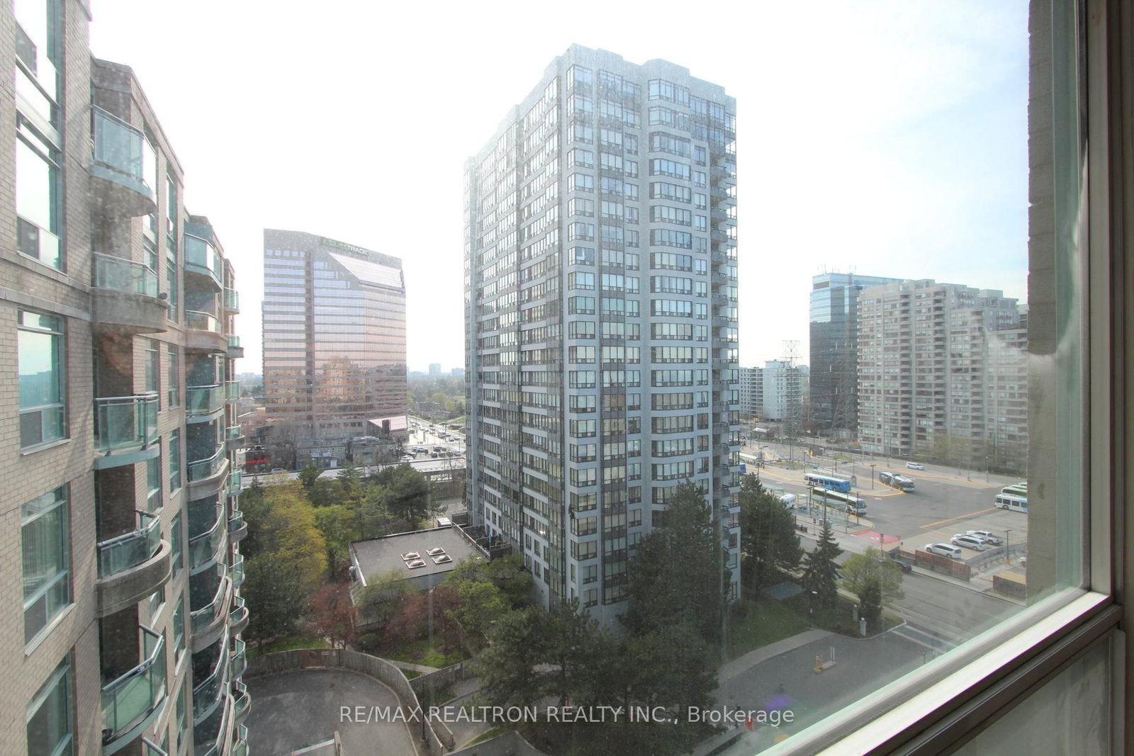 18 Pemberton Avenue, Unit PH01 - Photo 16