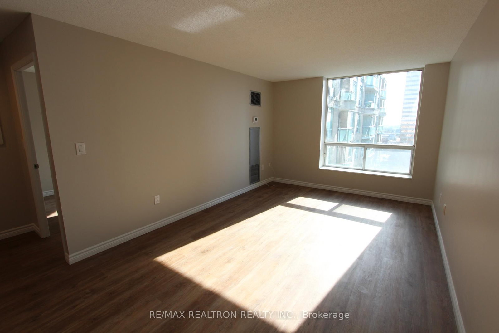 18 Pemberton Avenue, Unit PH01 - Photo 9