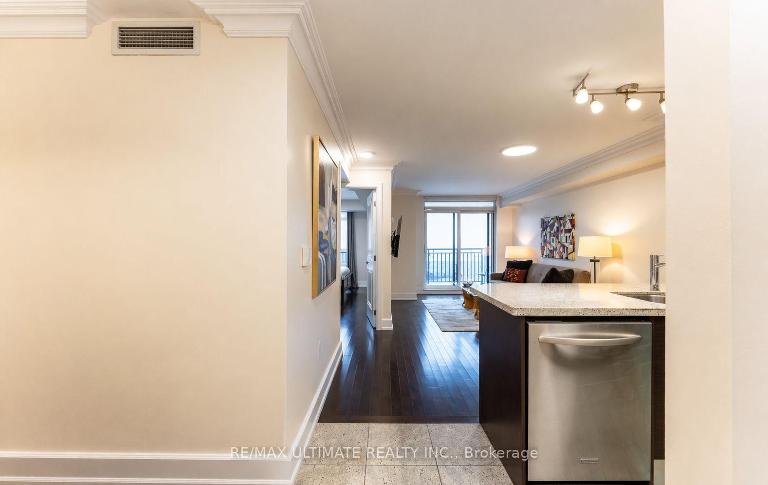 650 Sheppard Avenue E, Unit 213 - Photo 2