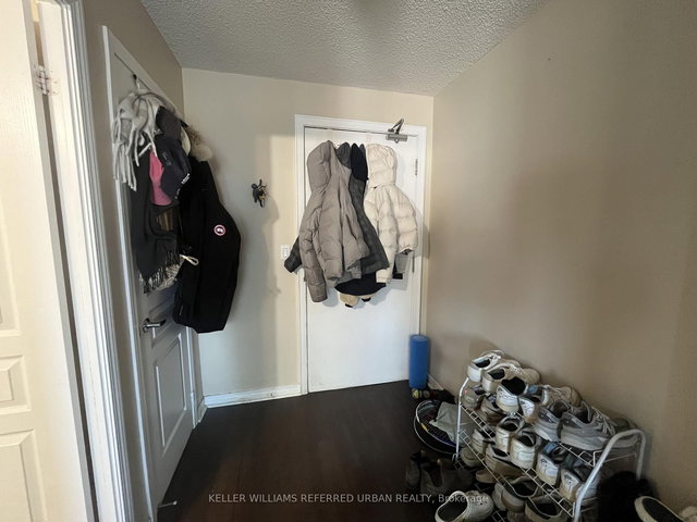 609 - 352 Front Street W