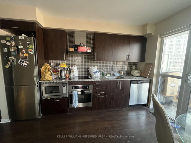 609 - 352 Front Street W