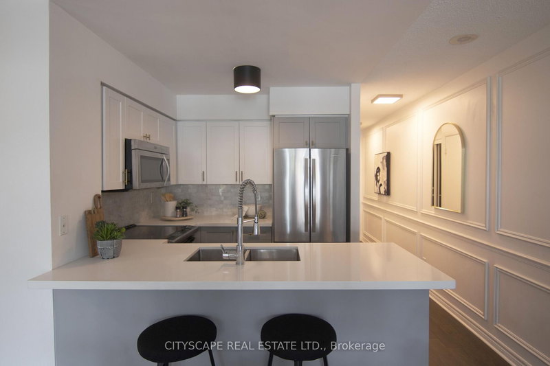 322 - 231 Fort York Blvd, Toronto, M5V 1B2 | Image 2