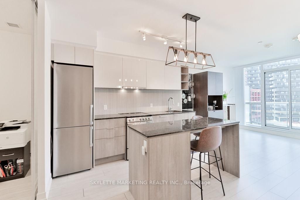 31 Tippett Road, Unit 659 - Photo 13