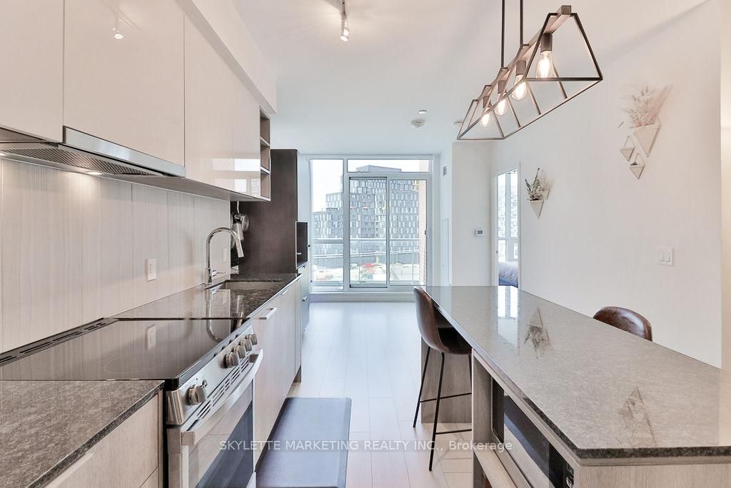 31 Tippett Road, Unit 659 - Photo 17