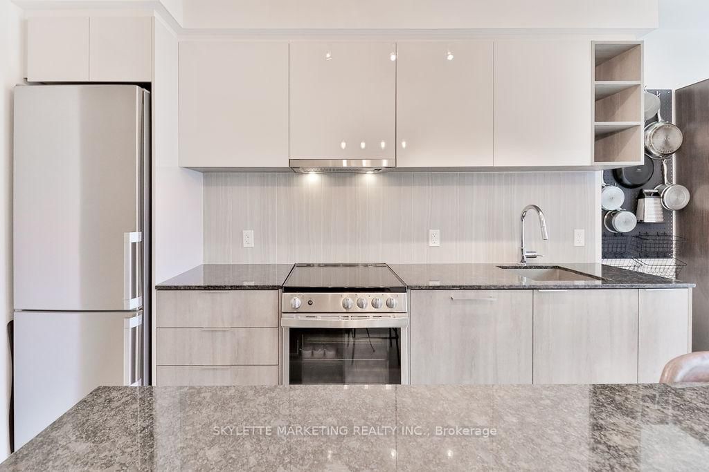 31 Tippett Road, Unit 659 - Photo 19