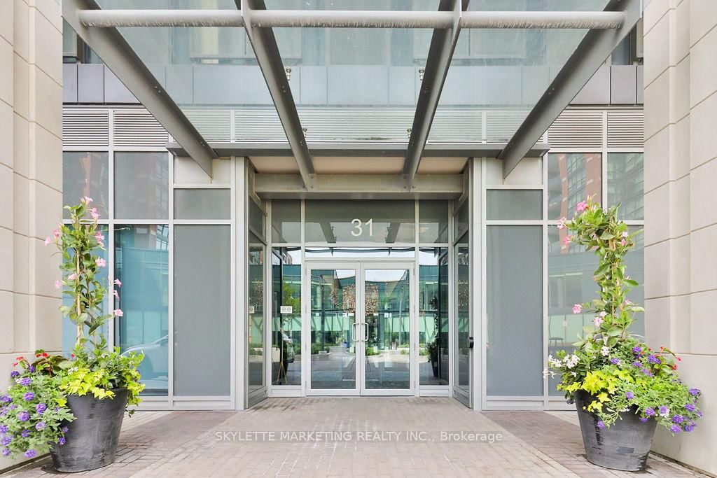 31 Tippett Road, Unit 659 - Photo 2