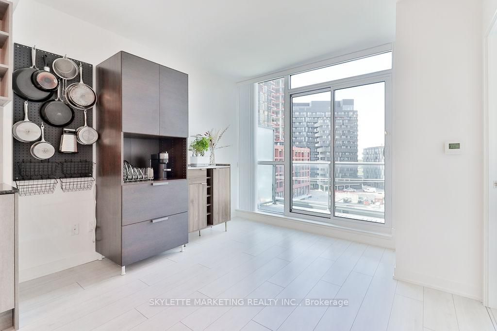 31 Tippett Road, Unit 659 - Photo 20