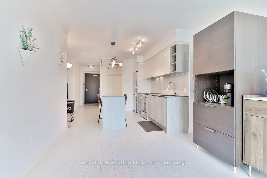 31 Tippett Road, Unit 659 - Photo 22