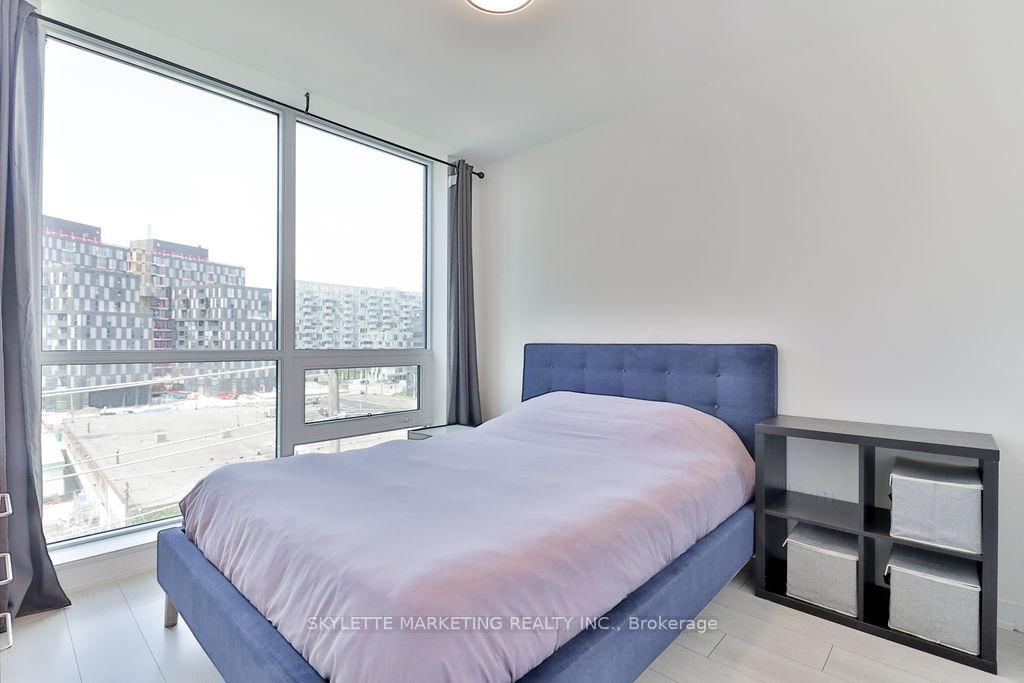 31 Tippett Road, Unit 659 - Photo 24