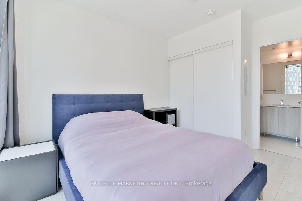 31 Tippett Road, Unit 659 - Photo 25