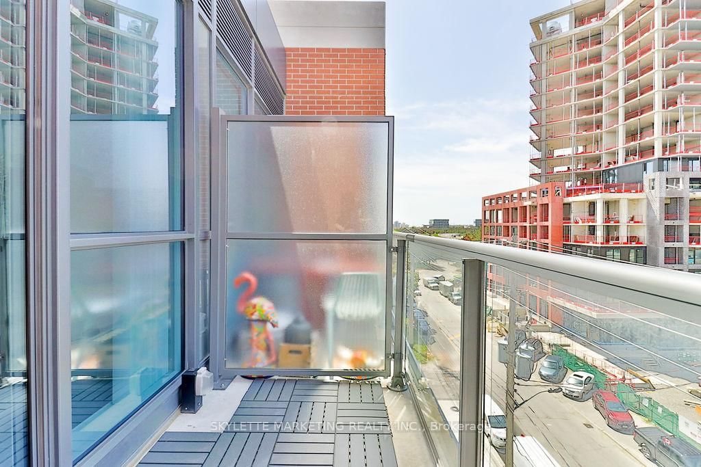 31 Tippett Road, Unit 659 - Photo 29