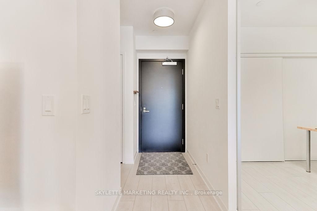 31 Tippett Road, Unit 659 - Photo 6