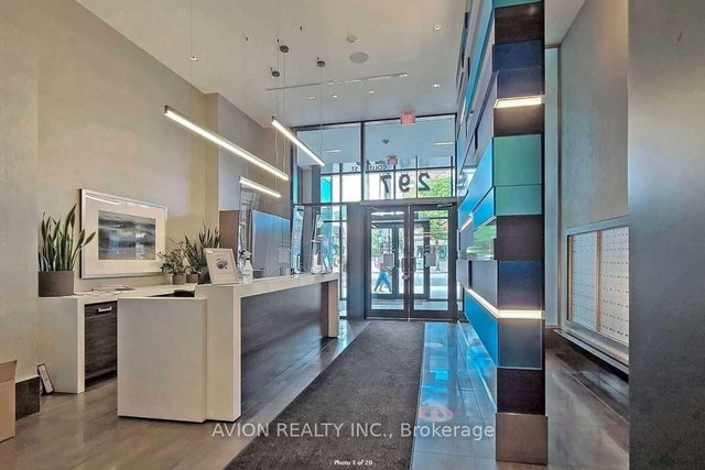 1015 - 297 College Street