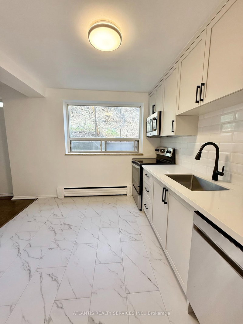 205 - 640 Davenport Rd, Toronto, M5R 1K9 | Image 2