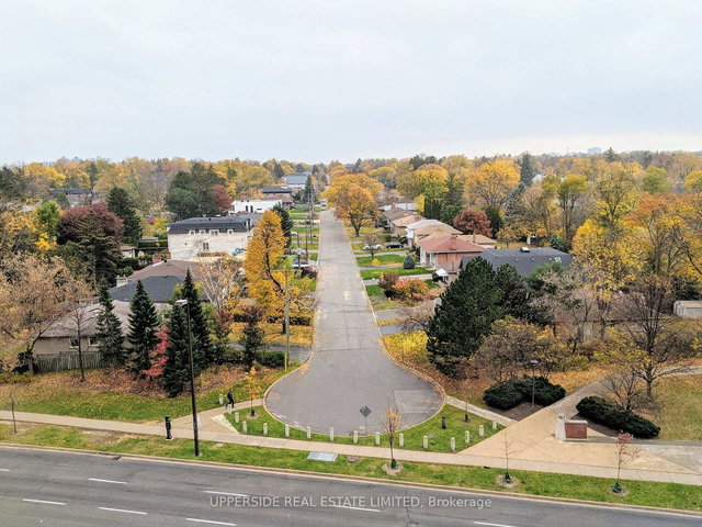 810 - 233 Beecroft Road