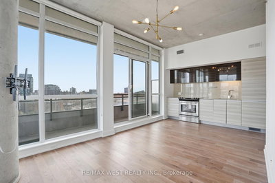 1105-20 Minowan Miikan Lane, Toronto, Ontario image-0-4