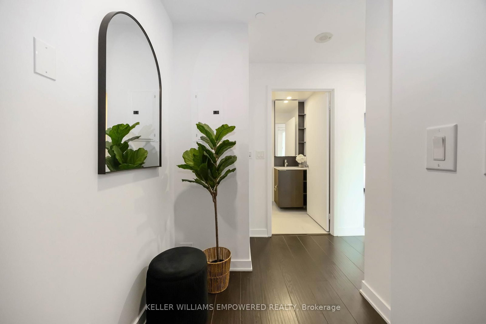 170 Sumach Street, Unit 1005 - Photo 8