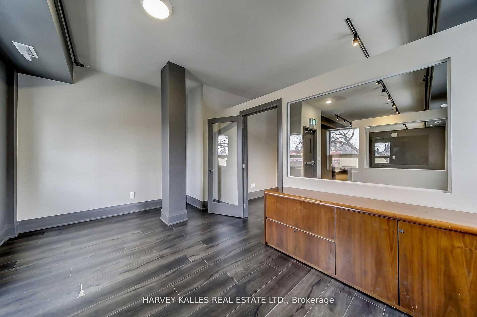 2078 Avenue Road - Photo 12