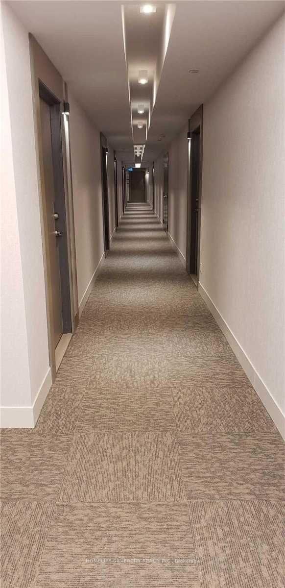 7 KENASTON Gardens, Unit 705