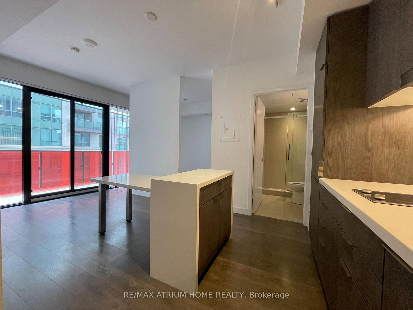 215 Queen Street W, Unit 915 - Photo 4