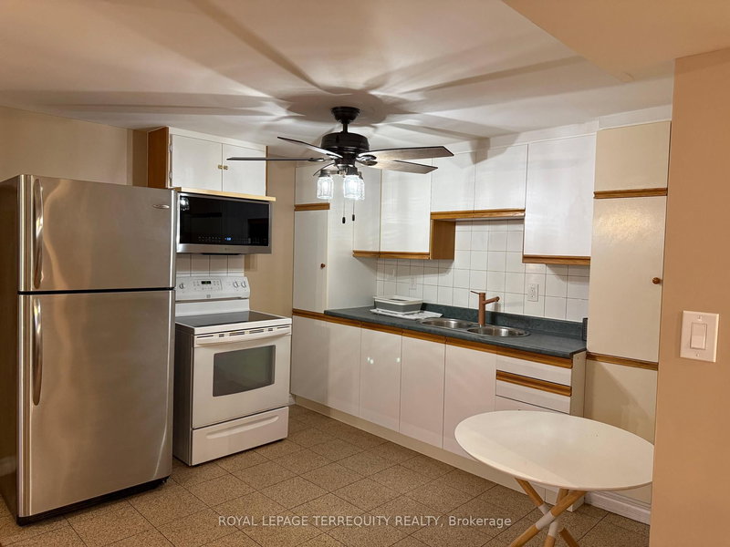 60 Pynford Cres, Toronto, M3A 1W8 | Image 3