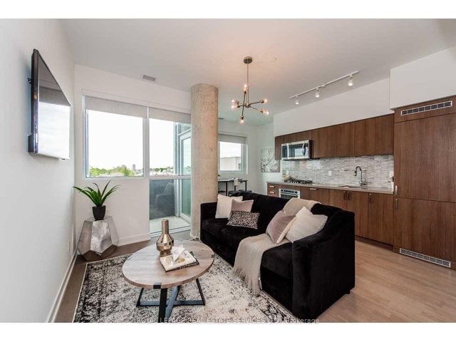 418 - 501 St Clair Avenue W