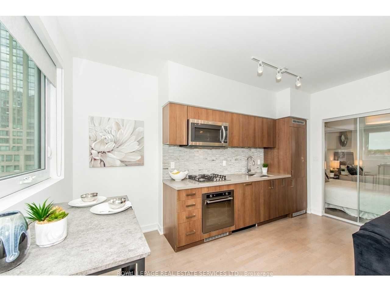 Condo for sale at 418-501 St Clair Avenue, Toronto, Ontario, M5P 0A2 - Casa Loma - MLS: C13008558