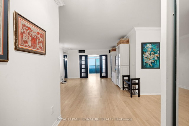 2217 - 18 Sommerset Way