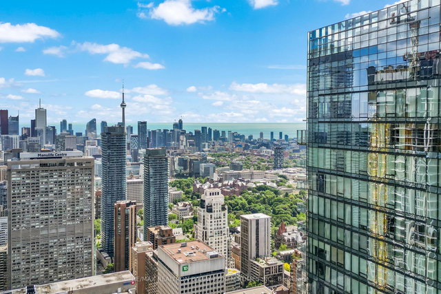 5201 - 50 Yorkville Avenue